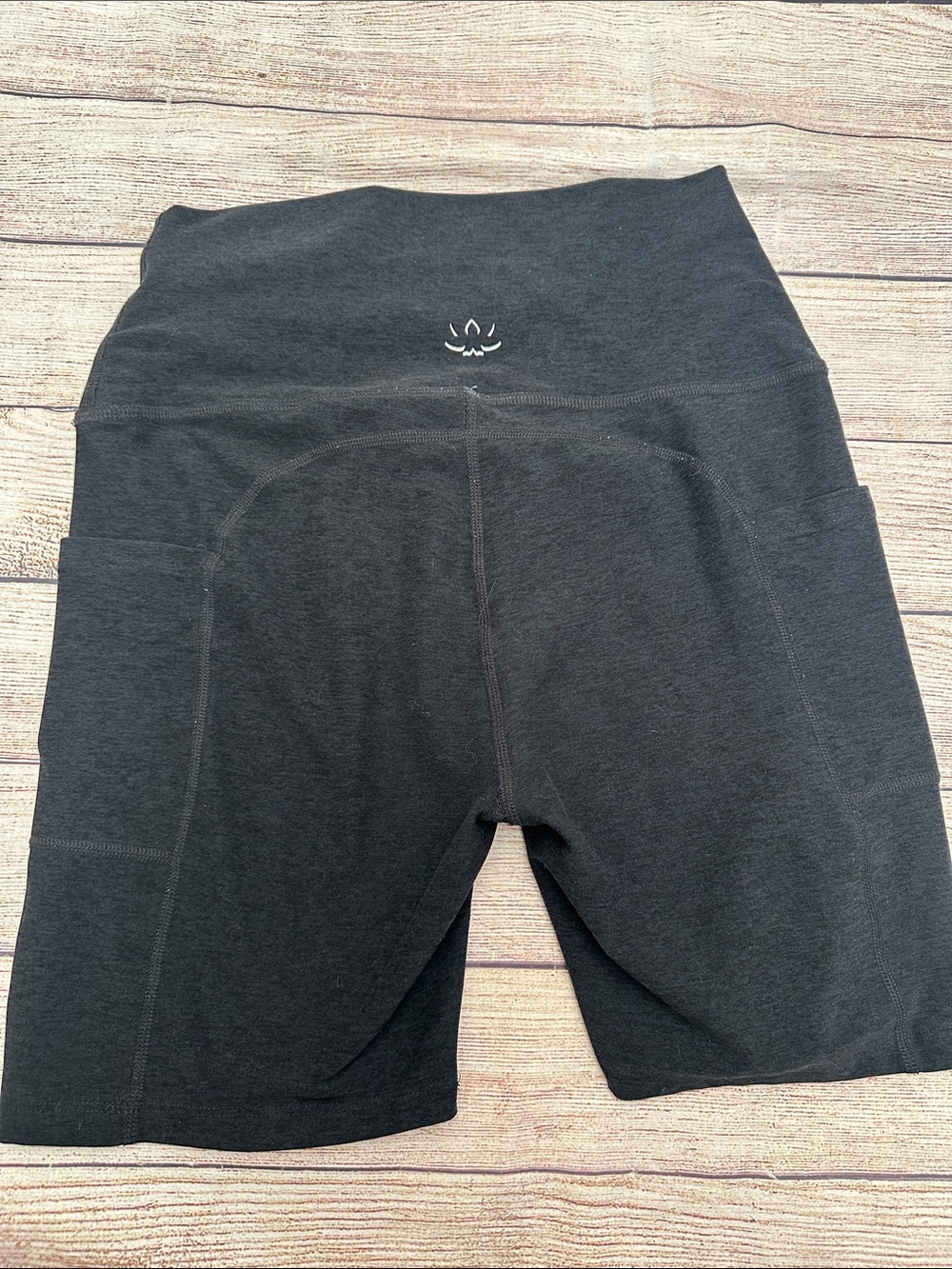 Beyond Yoga Super Soft Charcoal High-Waist 6” Women’s Bike Shorts Size Large